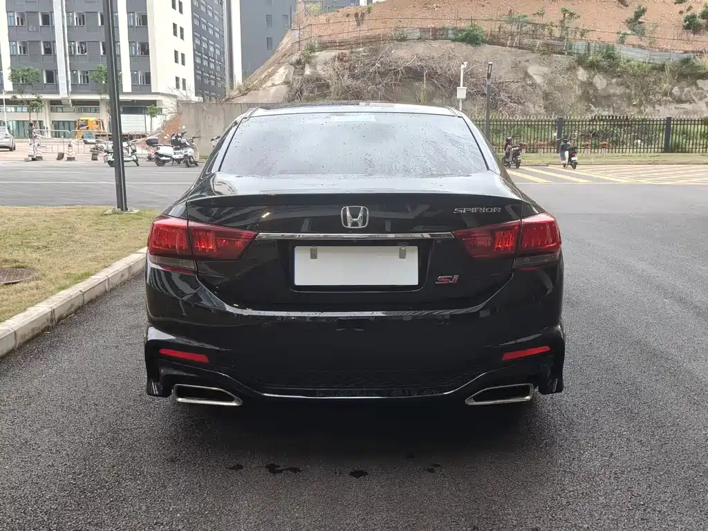 Honda Spirior 2015 — фото 8
