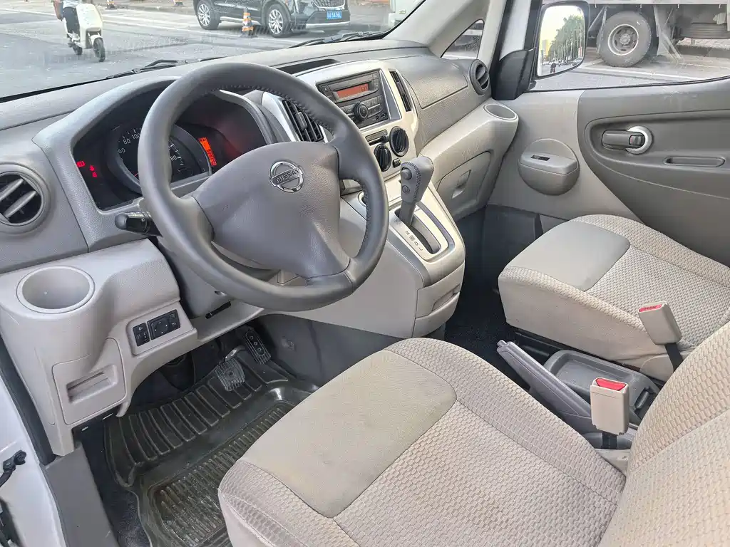 Nissan NV200 2017 — фото 13