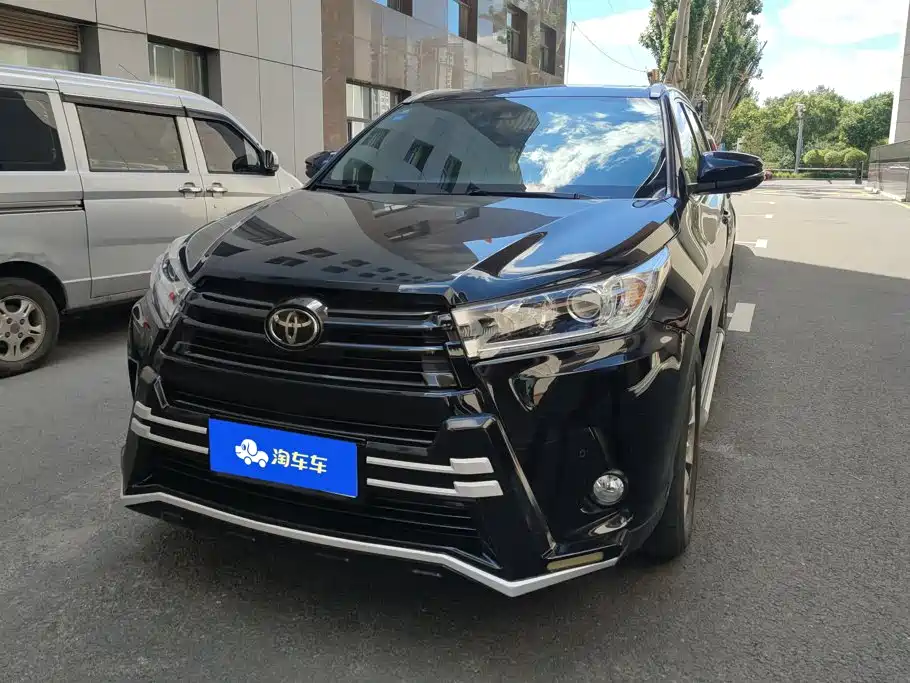 Toyota Highlander 2019 — фото 1