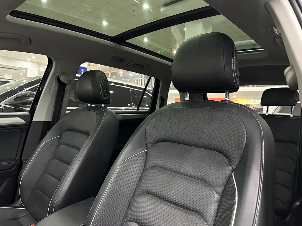 Volkswagen Tiguan L 2018 — фото 11