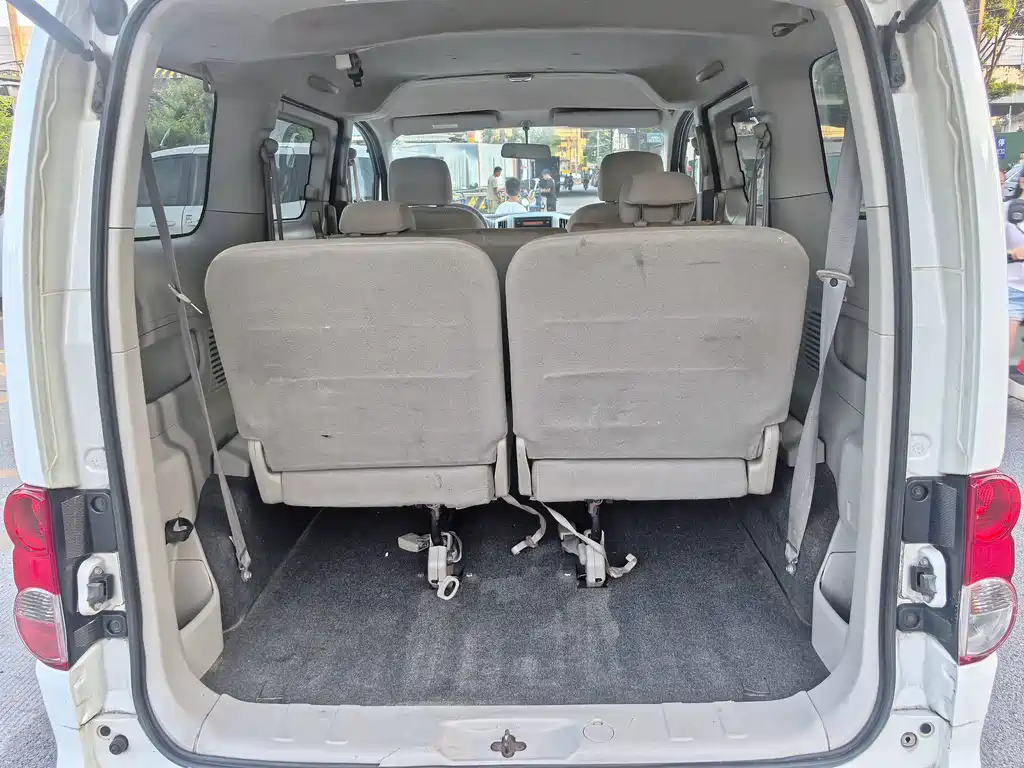 Nissan NV200 2017 — фото 8