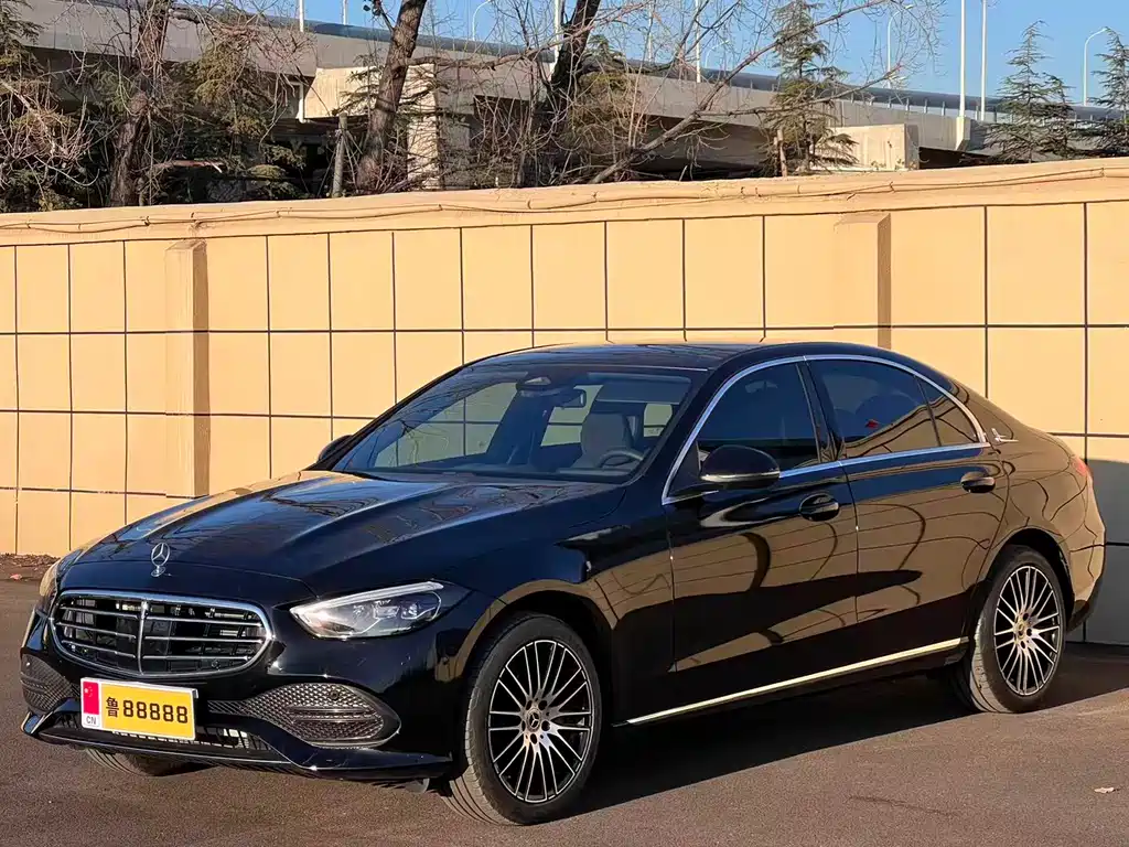 Mercedes-Benz C-Class 2023 — фото 1
