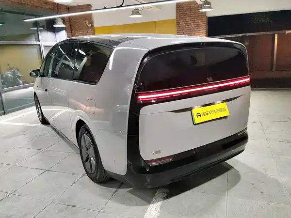 Li Auto MEGA 2024