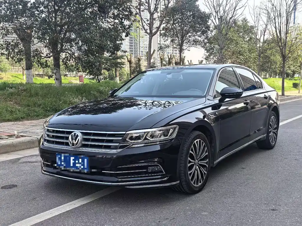 Volkswagen Phideon 2018 — фото 1