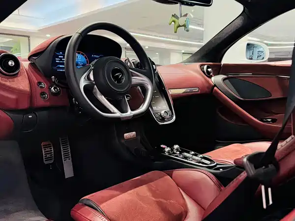 McLaren GT 2023