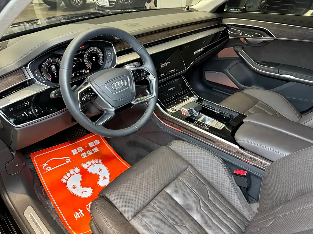Audi A8 2021 — фото 7