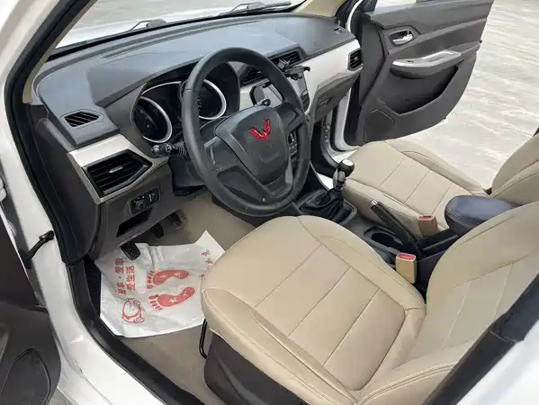 Wuling Hongguang 2024