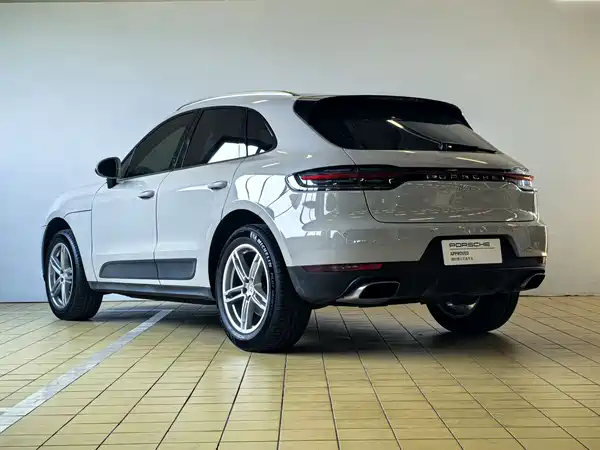 Porsche Macan 2021