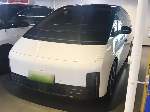 Li Auto MEGA 2025