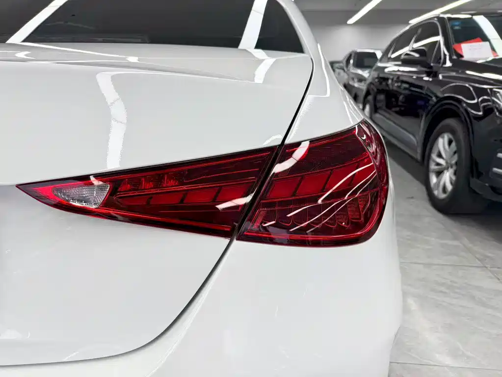 Mercedes-Benz C-Class 2024 — фото 20