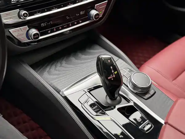 BMW 5 Series 2023