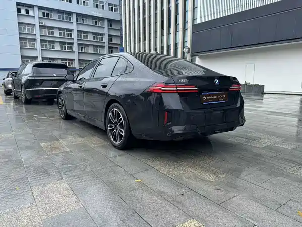 BMW 5 Series 2025