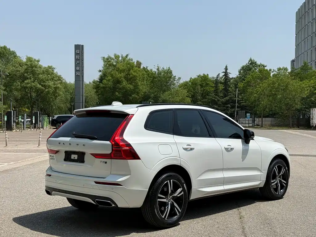 Volvo XC60 2020 — фото 9