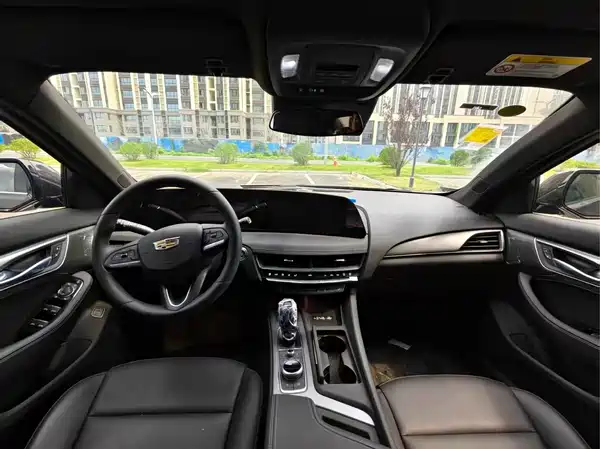 Cadillac CT5 2026