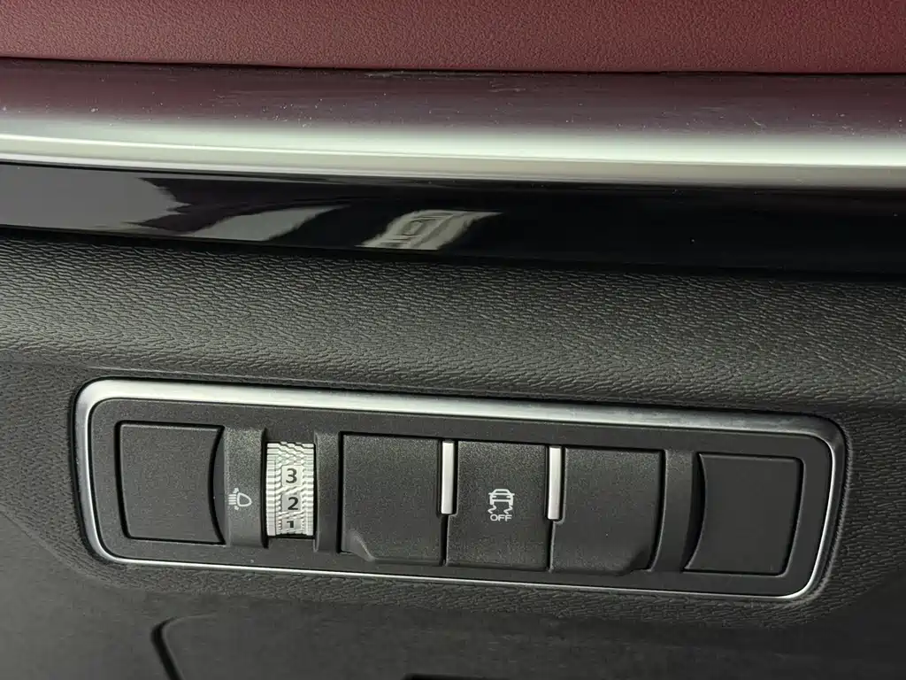 Jetour Jietu X70 PLUS 2023 — фото 25