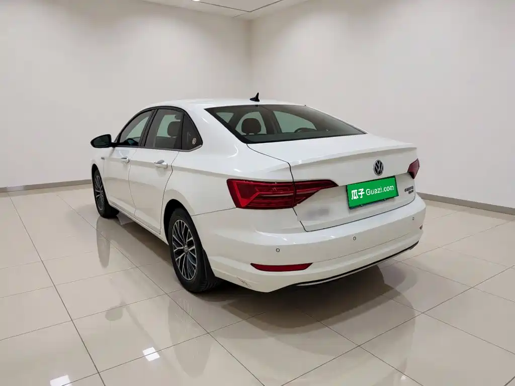 Volkswagen Sagitar 2021