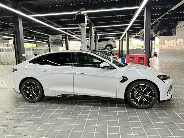 BYD Seal 2025