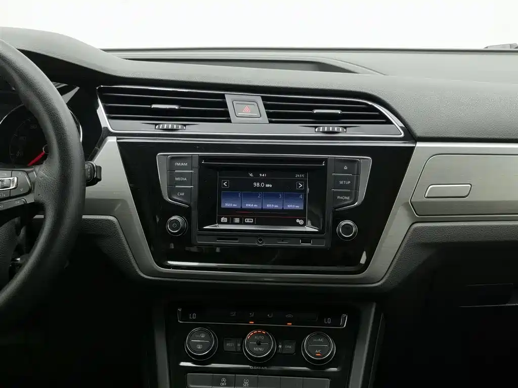 Volkswagen Touran 2016 — фото 12