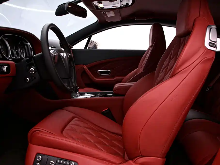 Bentley Continental 2016 — фото 13