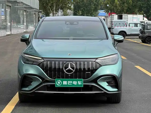 Mercedes-Benz EQE SUV 2025