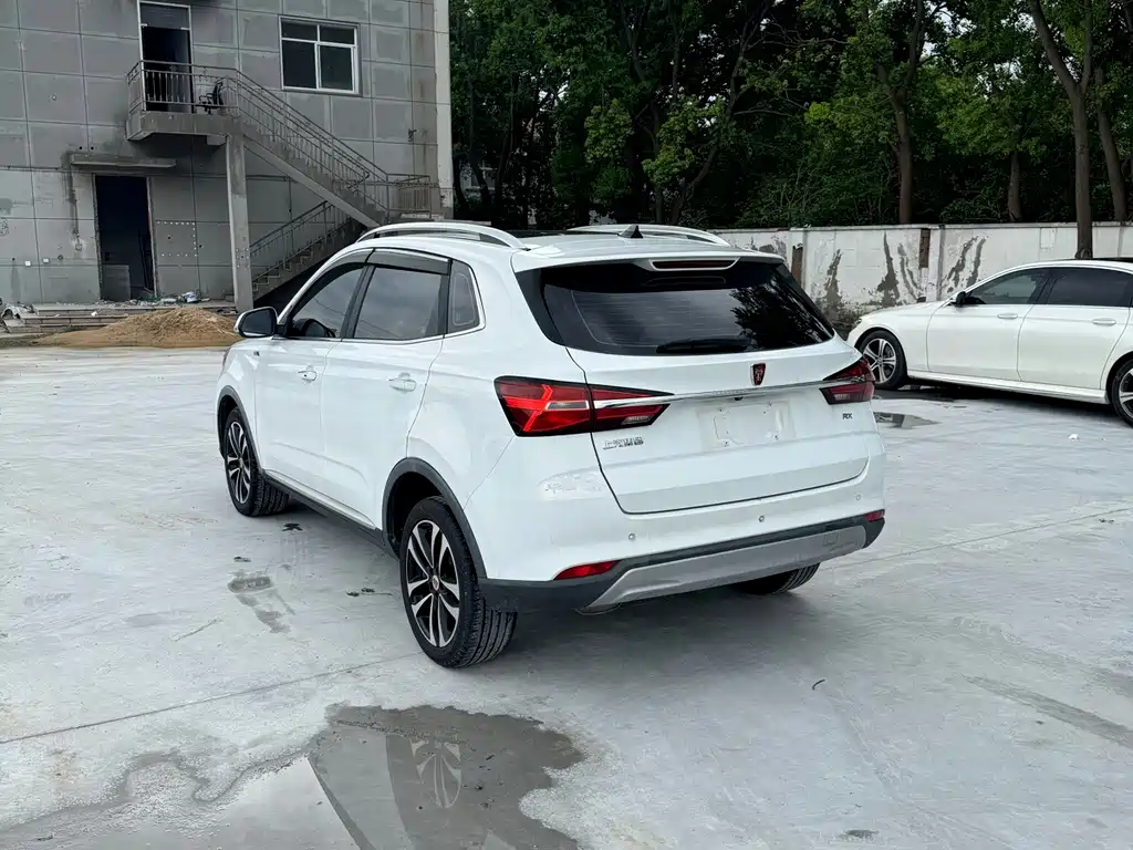 Roewe RX3 2018 — фото 15
