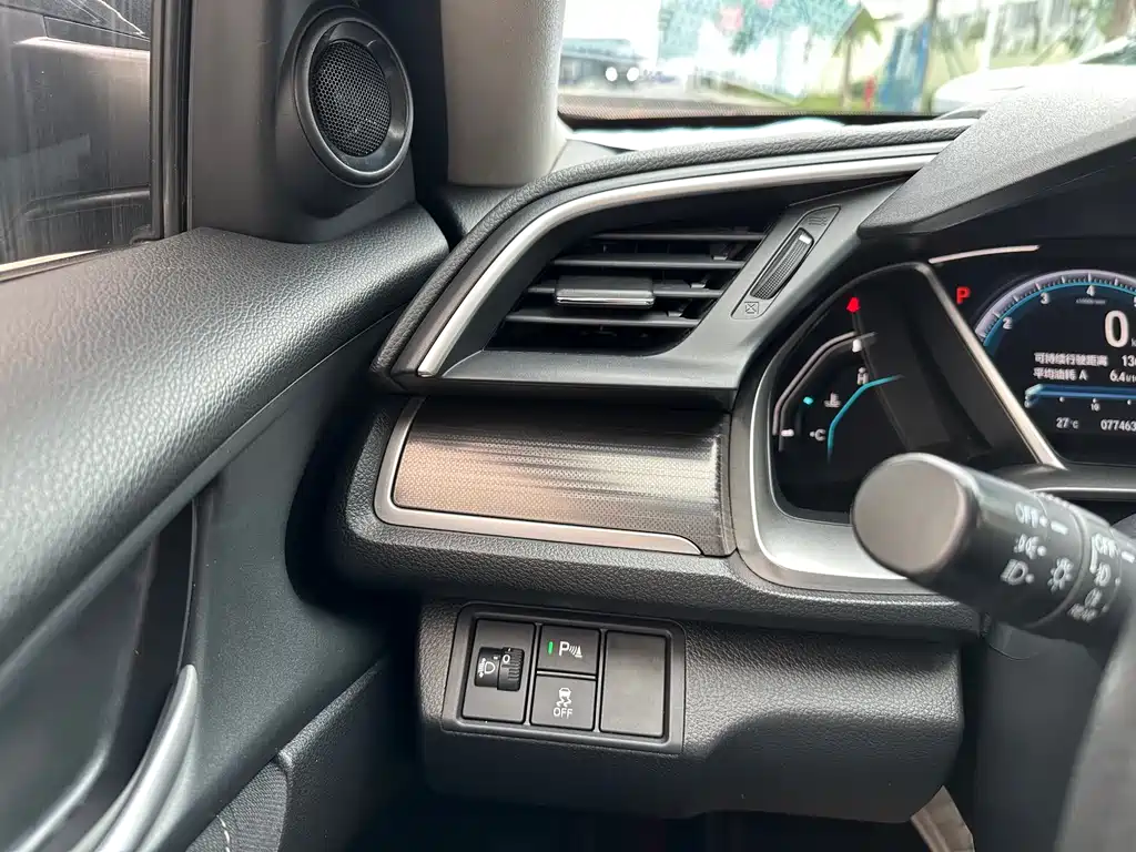 Honda Civic 2019 — фото 10