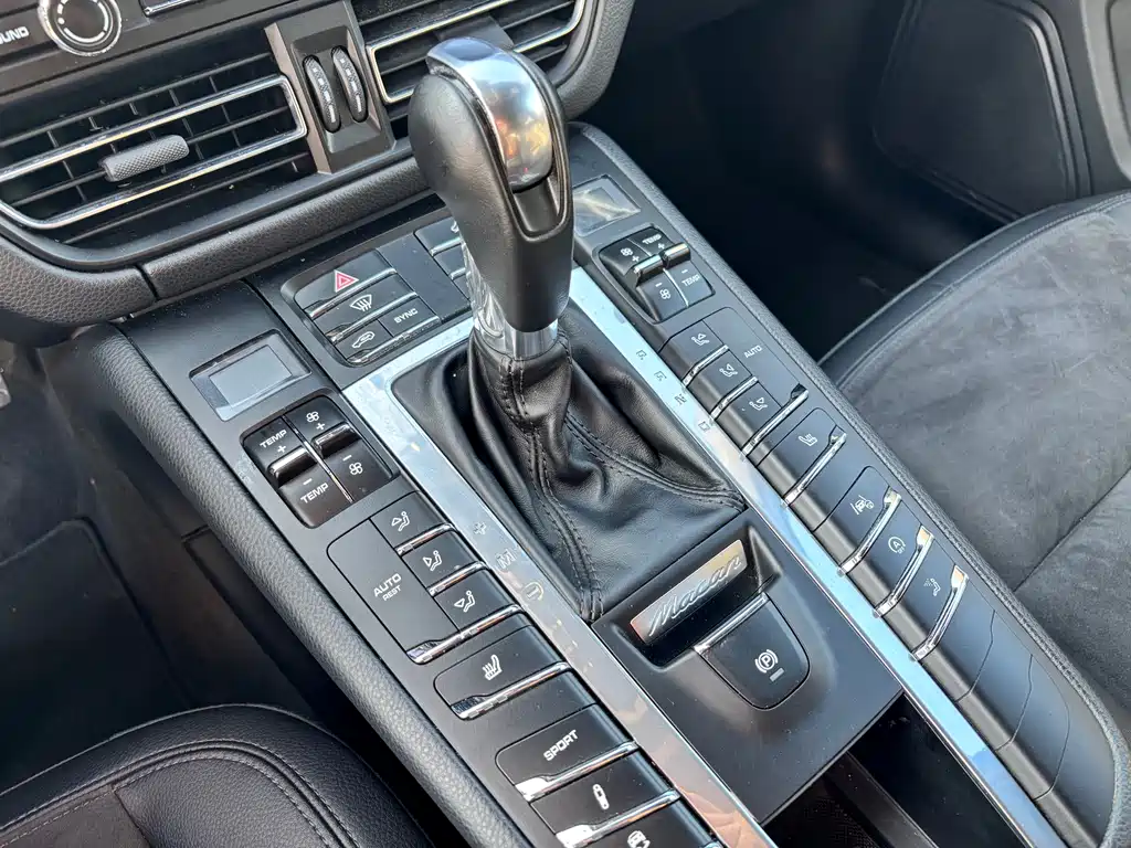Porsche Macan 2019 — фото 14