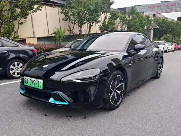 Xiaomi SU7 2025