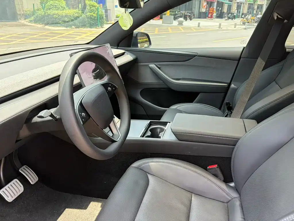 Tesla Model Y 2026