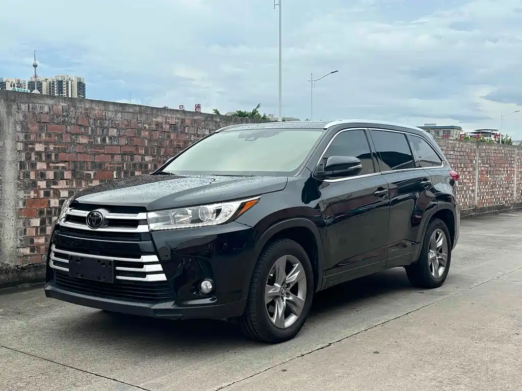 Toyota Highlander 2020 — фото 1
