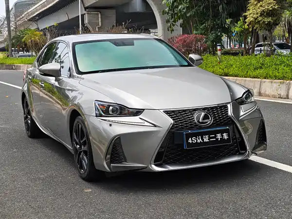 Lexus IS 2017