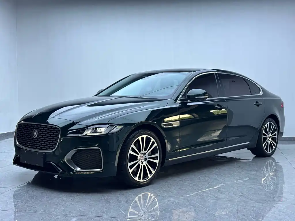Jaguar XFL 2024 — фото 1