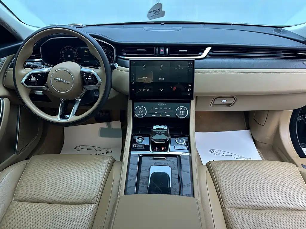 Jaguar XFL 2024 — фото 13