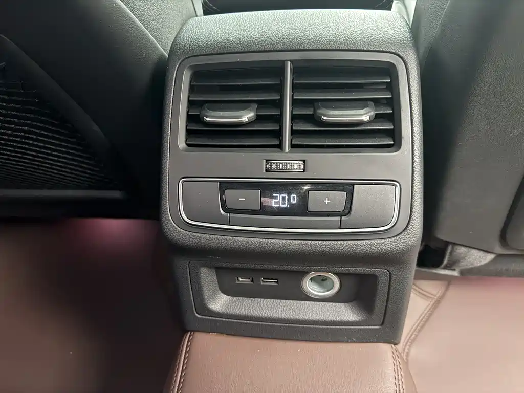 Audi A4L 2021 — фото 10