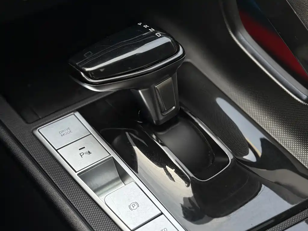 Hyundai Elantra 2022 — фото 10