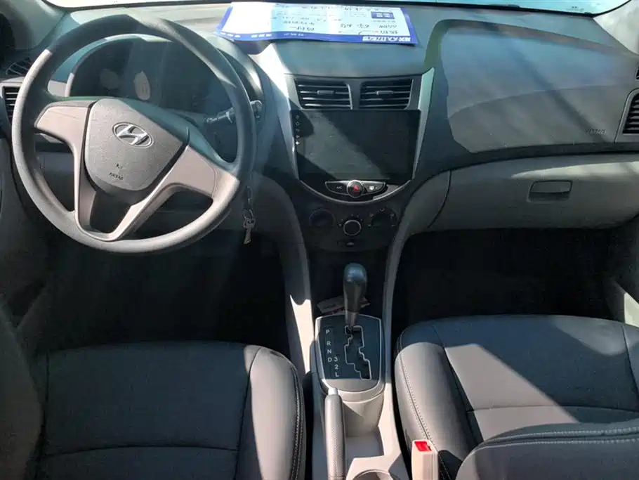 Hyundai Verna 2016 — фото 12