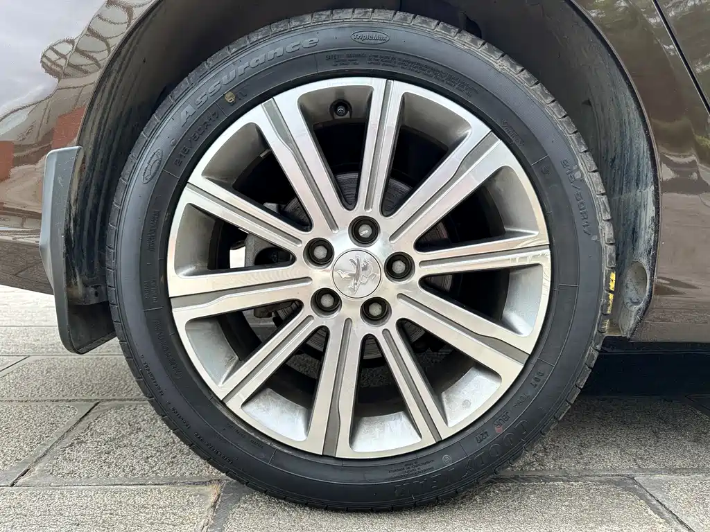 Peugeot 408 2018 — фото 18