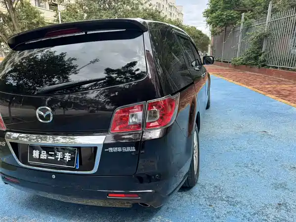 Mazda 8 2012
