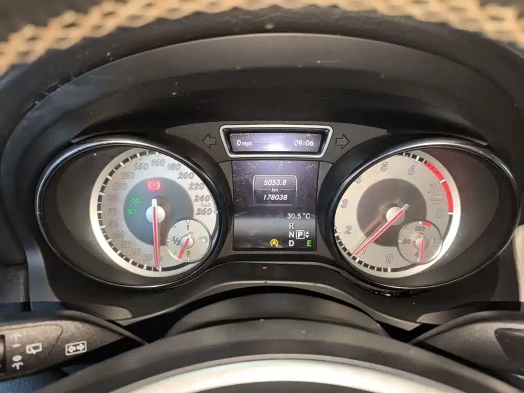 Mercedes-Benz GLA 2015 — фото 12