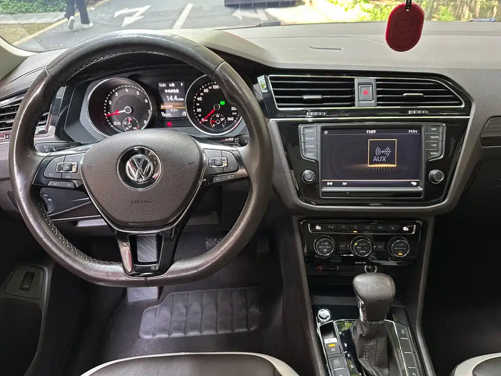 Volkswagen Tiguan L 2017 — фото 10