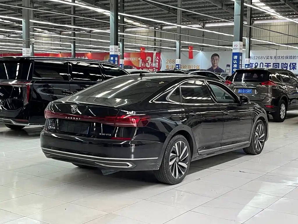 Volkswagen Passat 2022 — фото 16