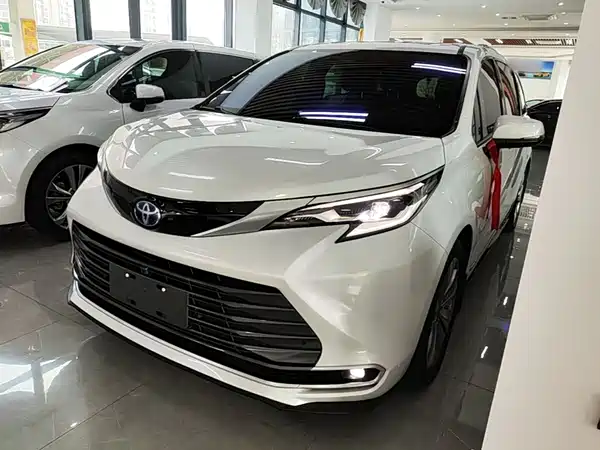 Toyota Sienna 2023