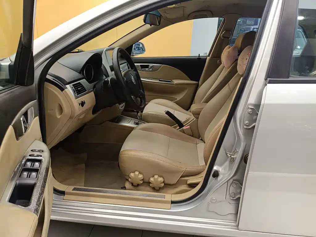 Buick Excelle 2013 — фото 12