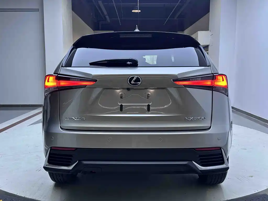 Lexus NX 2020 — фото 5