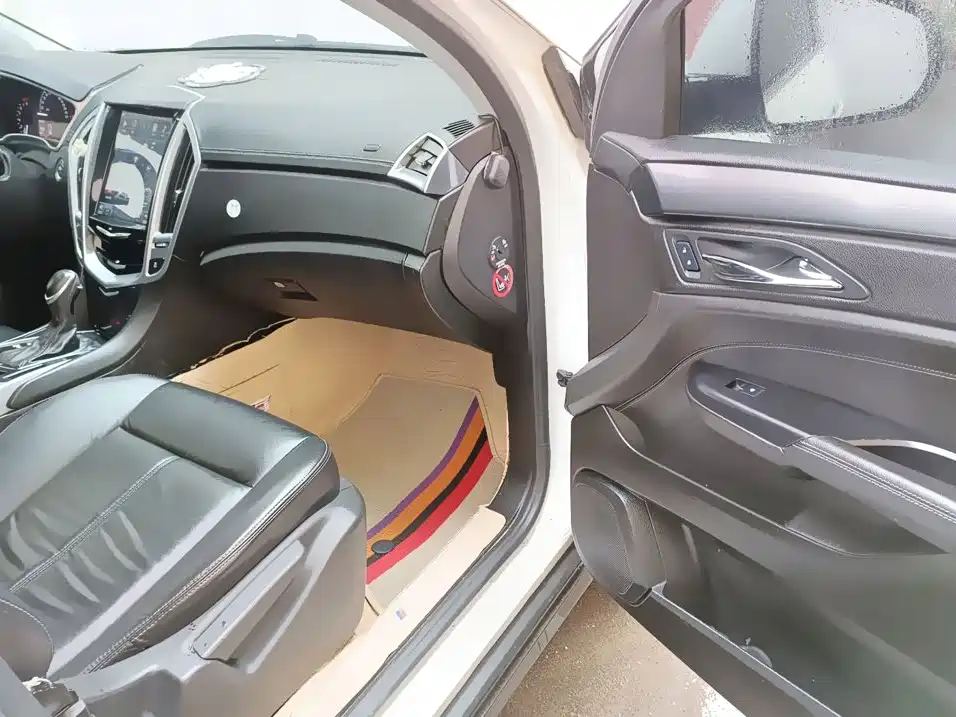 Cadillac SRX 2013 — фото 14