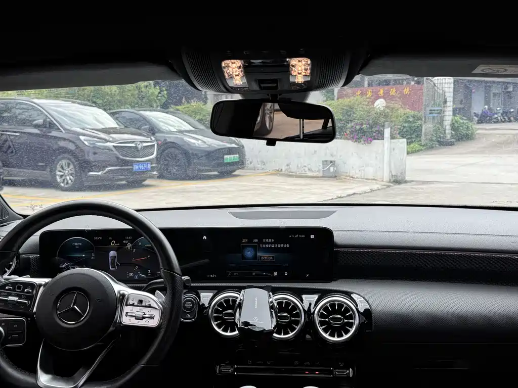 Mercedes-Benz A-Class 2023 — фото 5