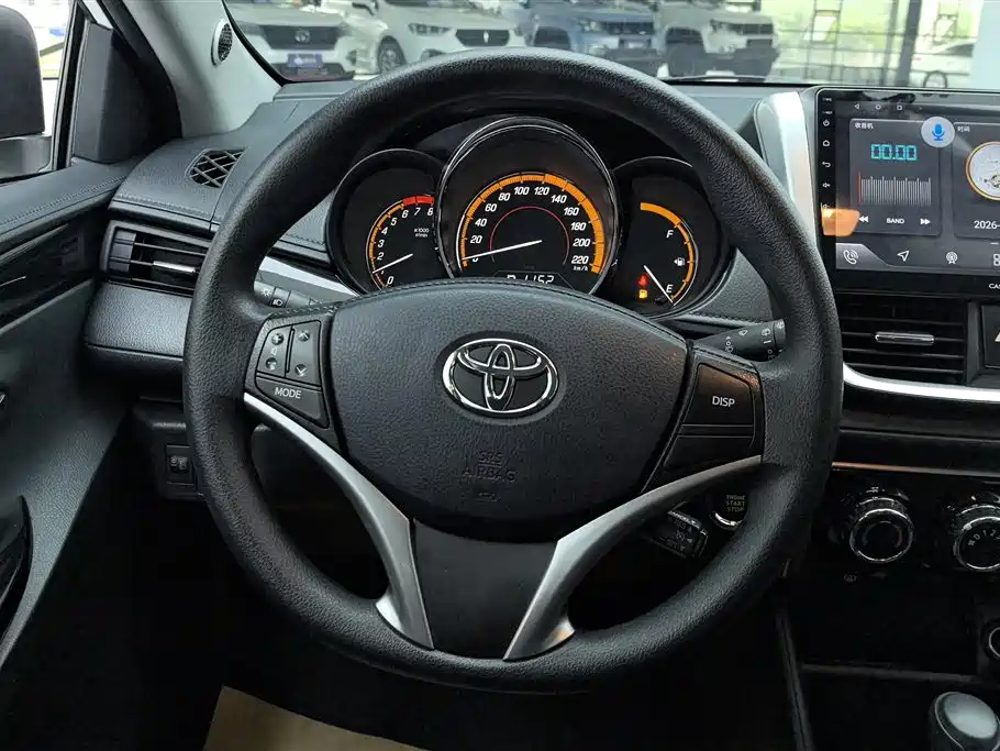 Toyota Yaris L 2022 — фото 15