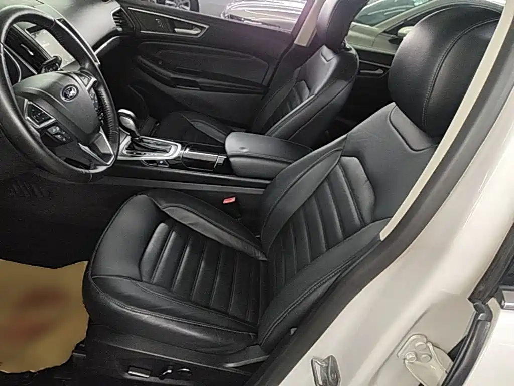 Ford Edge 2018 — фото 15