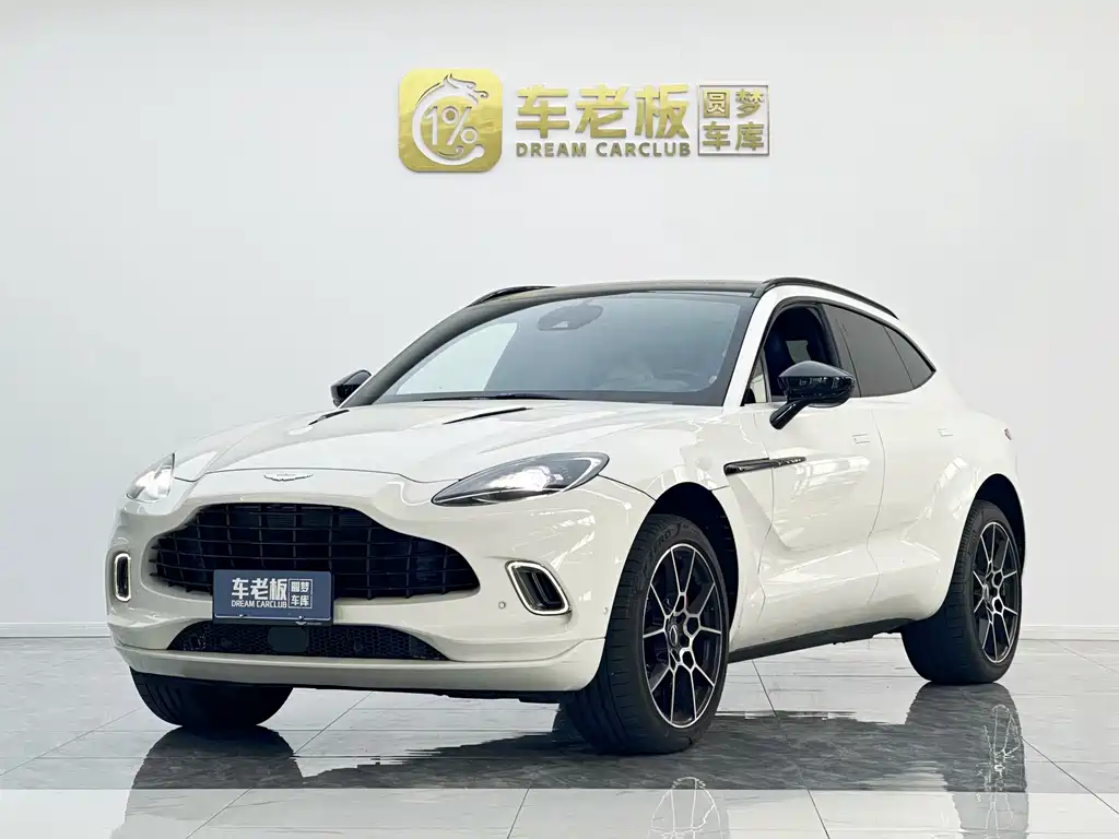 Aston Martin DBX 2022 — фото 1
