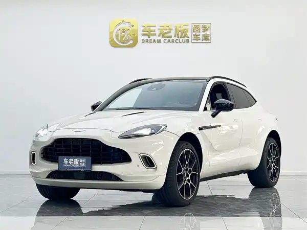 Aston Martin DBX 2022